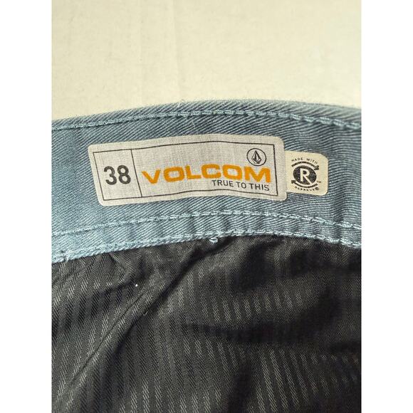 Volcom Men's Shorts - Size 38 - Great Condition - Picture 2 of 8